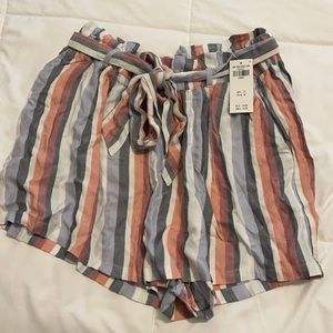 Hollister High waisted paper bag shorts